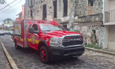 Se registra incendio de casa en calle Moctezuma, Xalapa