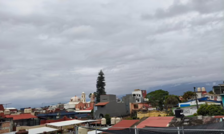 Lluvias y tormentas en el estado de Veracruz, asimismo las temperaturas máximas disminuirán ligeramente