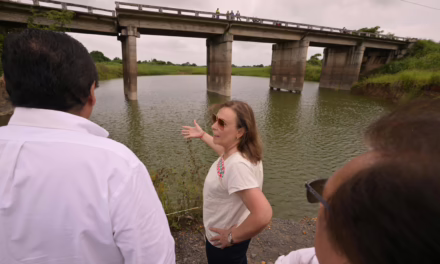 Riesgo atendido, gobernadora Rocío Nahle reconstruirá el puente El Mostal