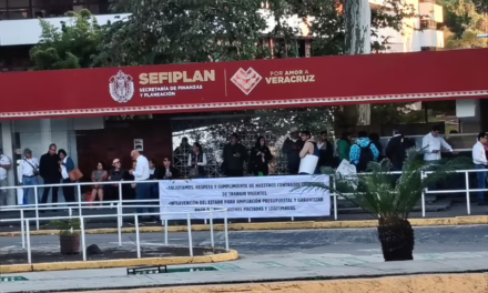 Bloquean entrada a oficinas de Sefiplan