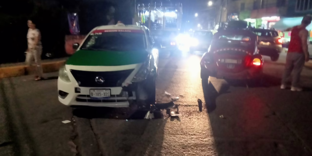 Dos accidentes esta noche en Xalapa, 2 taxis involucrados