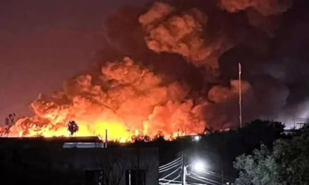 Incendio en recicladora de Reynosa moviliza a cuerpos de emergencia