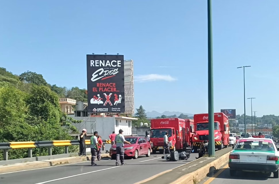 Accidente en el puente Macuiltépec y otro más en Chedraui Caram