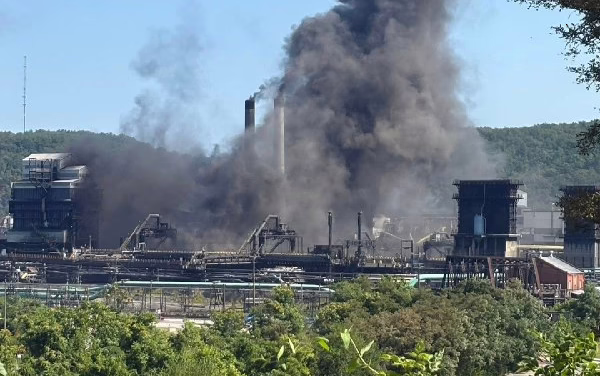 Video: Reportan una gran explosión en una planta de coquización en EEUU
