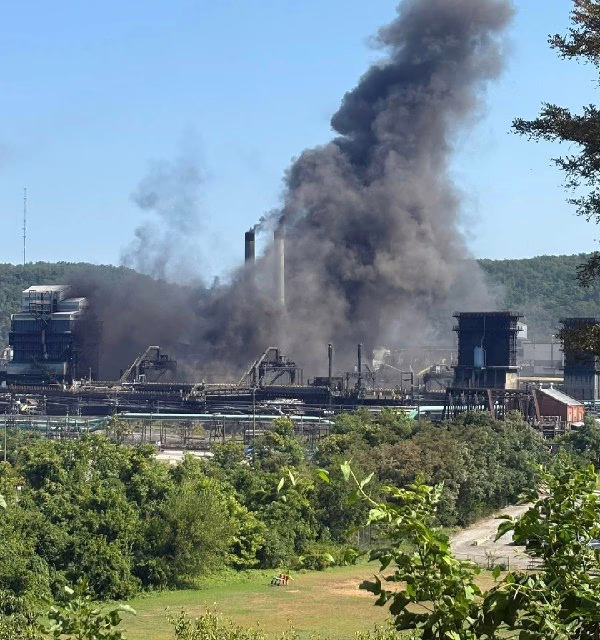 Video: Reportan una gran explosión en una planta de coquización en EEUU