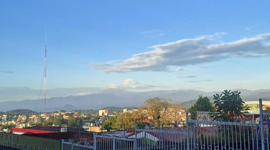 Continuará dominando ambiente caluroso al mediodía y primeras horas de la tarde con la probabilidad mayor de lluvias y tormentas aisladas