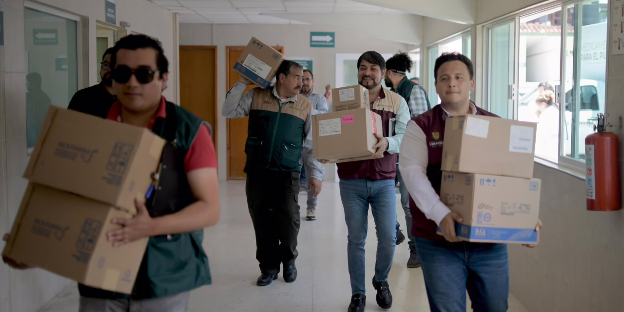 Cumple Rocío Nahle: medicamentos llegan al Hospital de Zongolica