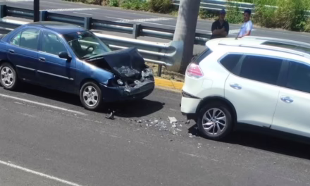 Accidente de tránsito en la carretera Xalapa-Veracruz, a la altura de El Lencero