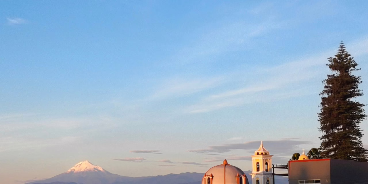 Ambiente caluroso al mediodía y primeras horas de la tarde, la probabilidad mayor de lluvias y tormentas aisladas