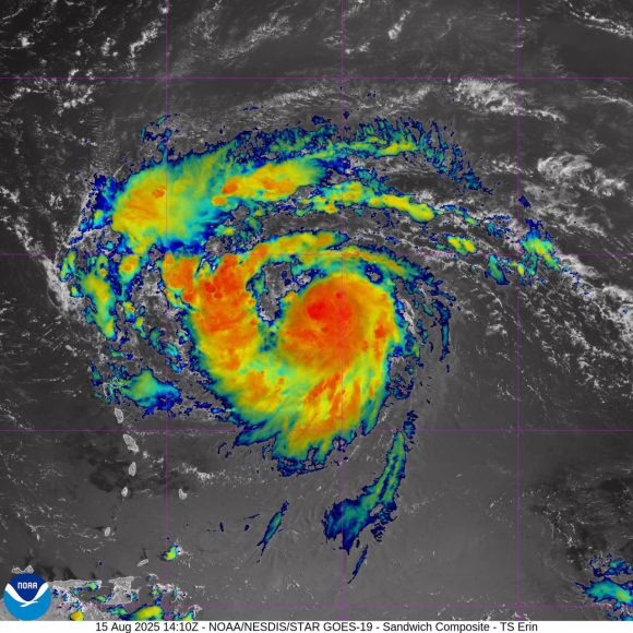 Tormenta Erin se convirtió en el primer huracán de la temporada del Atlántico