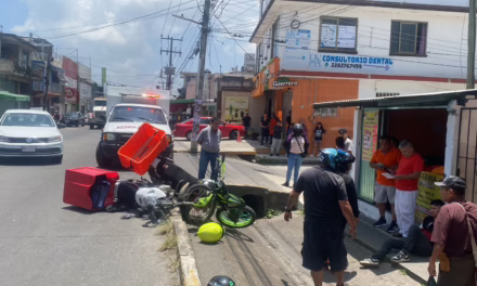 Dos accidentes, 4 motociclistas involucrados este mediodía