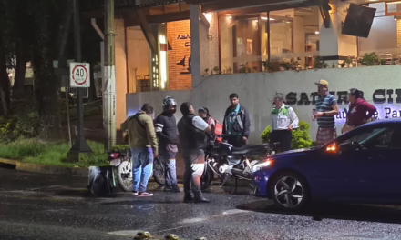 Accidente de tránsito en la avenida Manuel Ávila Camacho, Xalapa