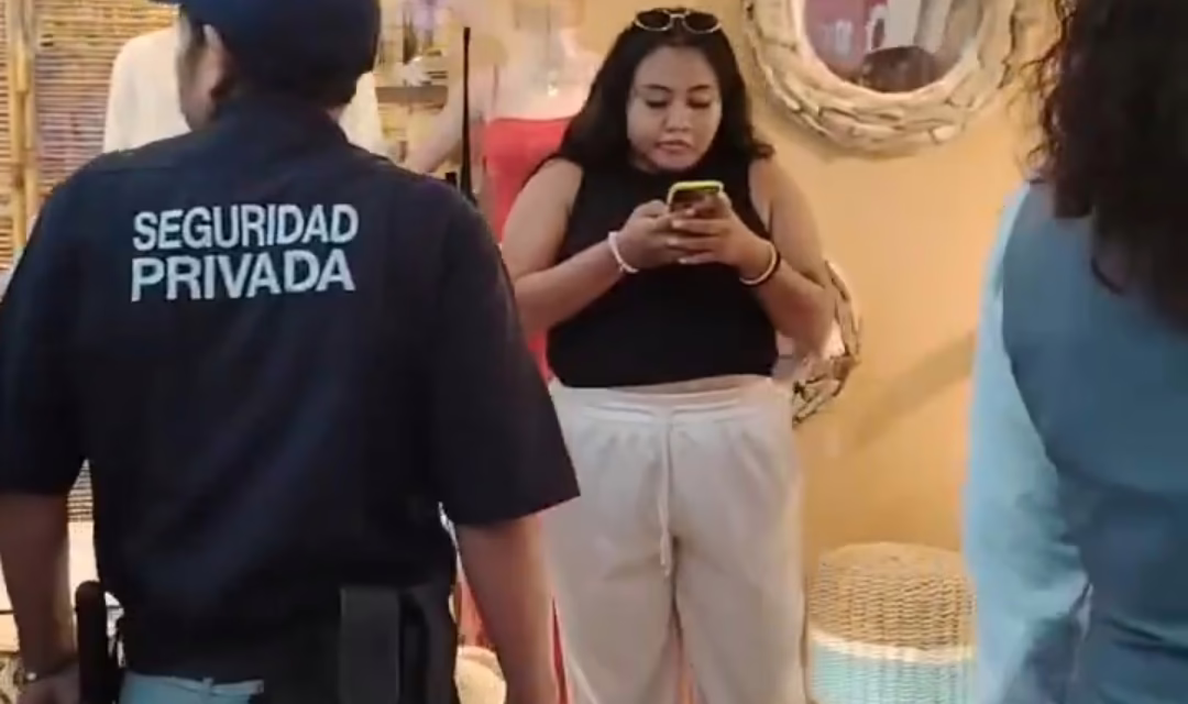 Video: Atrapan a joven robando 17 perfumes en Sears de Plaza Las Américas en Cancún