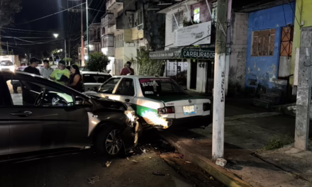 Durante la madrugada se registró un accidente en la Av. Miguel Alemán