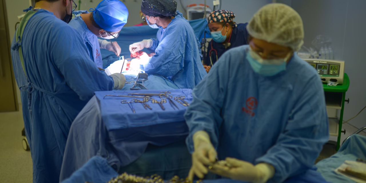 Exitosos trasplantes renales a dos jóvenes gracias a la donación de órganos