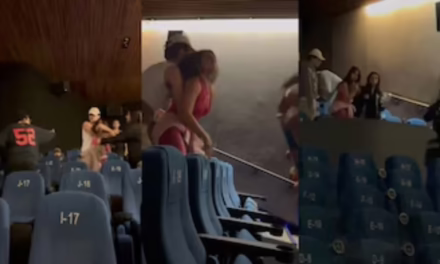 VIDEO:LADY CINETECA, MUJER DESATA PELEA EN SALA DE CINE