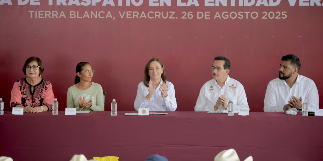 Impulso a la economía circular con entrega directa de 5 mil módulos avícolas: Rocío Nahle