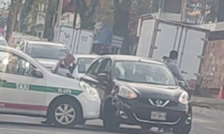 Accidente de tránsito en la avenida Miguel Alemán, Xalapa