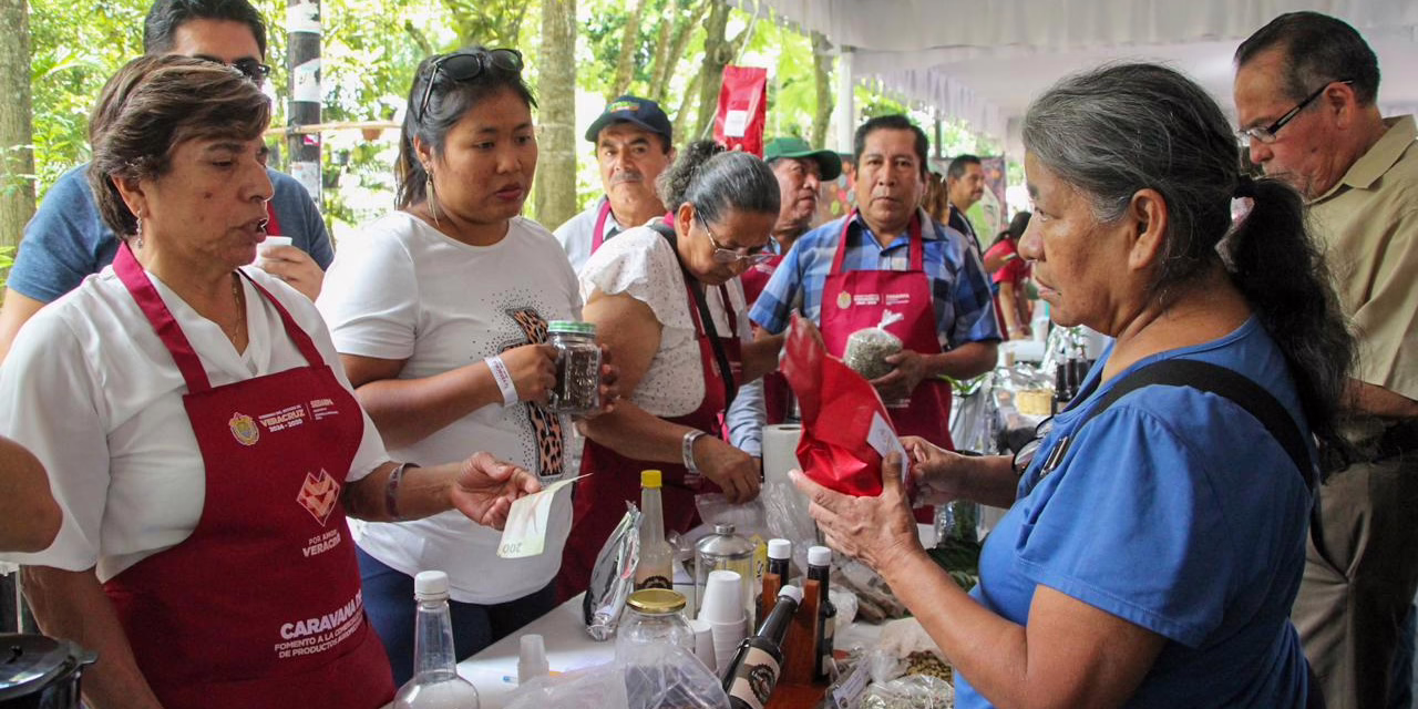 Encuentro Cafetalero en Coatepec reúne a más de 65 productores y distribuidores