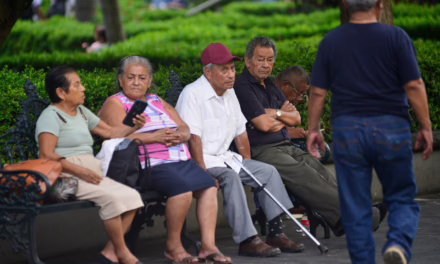 Prevención y autocuidado, claves para envejecer con bienestar: Salud