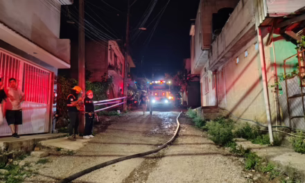 INCENDIO EN COLONIA CAMPO DE TIRO PROVOCADO POR UN TANQUE DE GAS