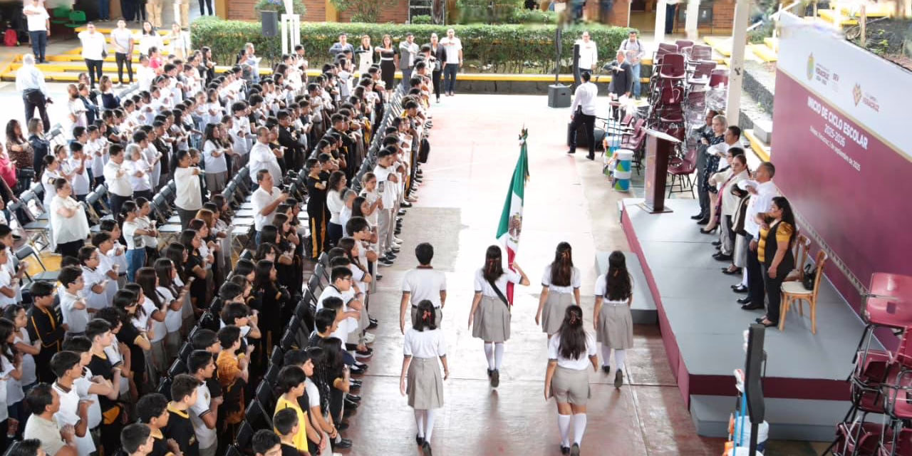 Retornan más de dos millones de estudiantes y casi 137 mil docentes a clases