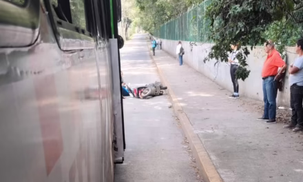 Accidente de tránsito en la avenida Rébsamen, a la altura de Xalapa 2000