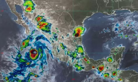 Lorena se convierte en huracán y provoca lluvias intensas en el norte del país