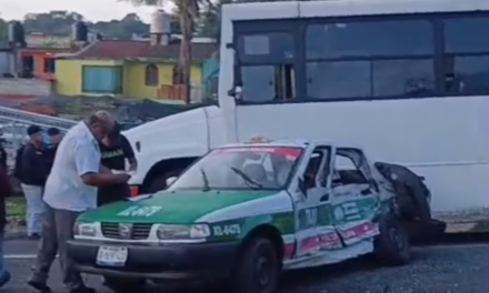 Video: Taxi XL-6479 se accidenta en la carretera Xalapa-Perote