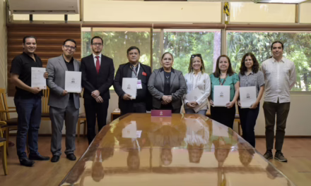 Reconoce SEV labor de docentes del ISMEV; entrega 12 órdenes de presentación