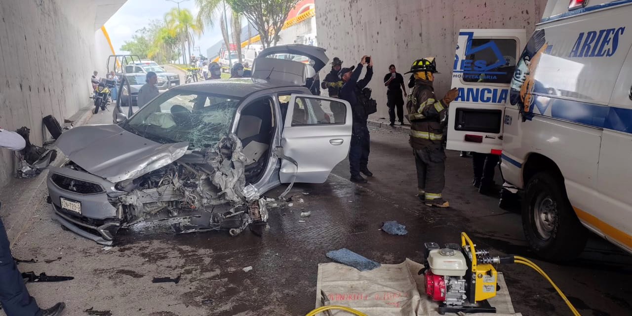 Accidente en Circuito Presidentes deja un conductor prensado