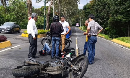 Video:Motociclista lesionado en la avenida Murillo Vidal
