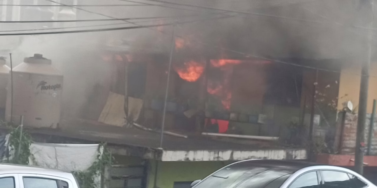 Incendio en vivienda de la colonia Progreso en Xalapa 