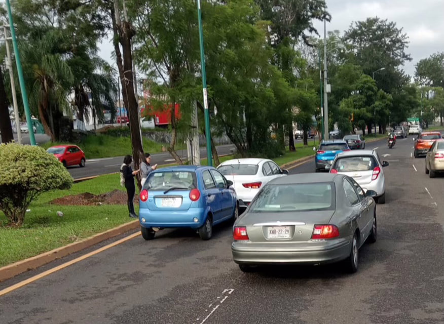 Accidente de tránsito en la carretera Xalapa-Veracruz,  a la altura de Las Trancas