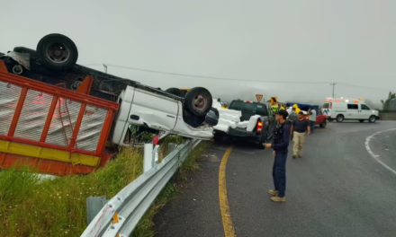 Se voltea autopista Xalapa-Perote a la altura del municipio de Banderilla
