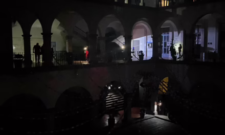 Apagón en el Centro de Xalapa, por cortocircuito en transformadores