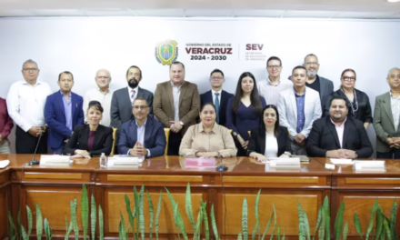 Avanza Veracruz en digitalización de fichas informativas del alumnado