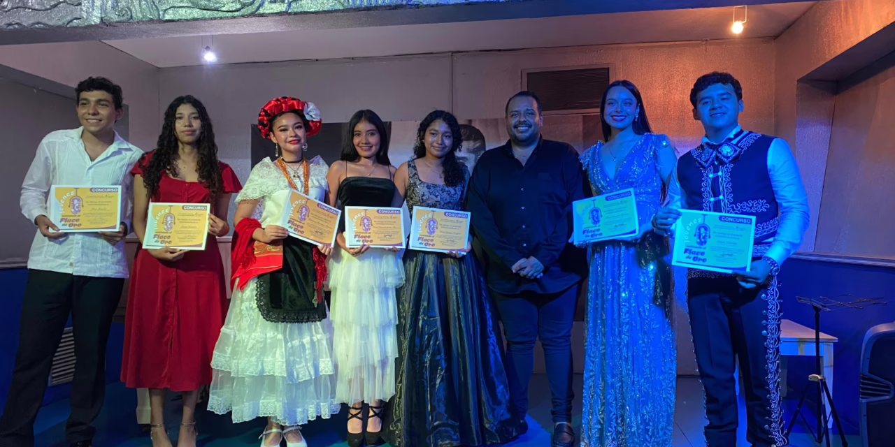 Steve Carrillo gana primer lugar en concurso Cantando al Flaco de Oro