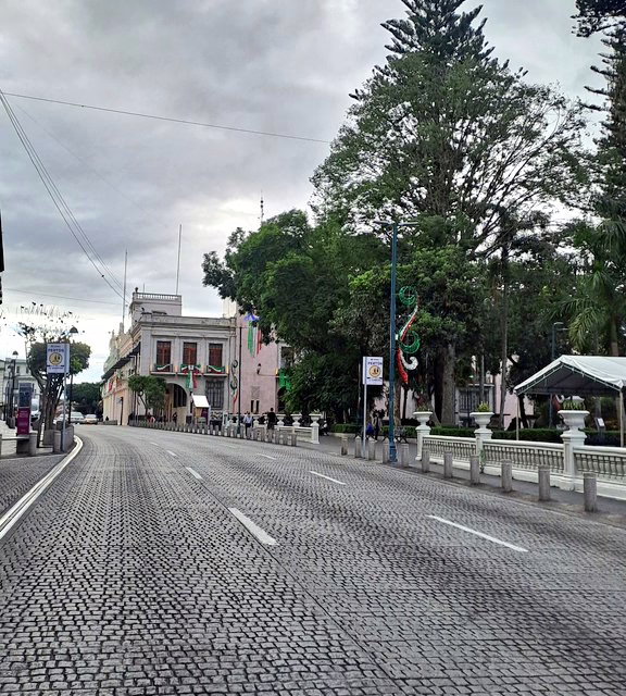Persistirá la probabilidad de lluvias y tormentas, con mayor concentración en regiones montañosas