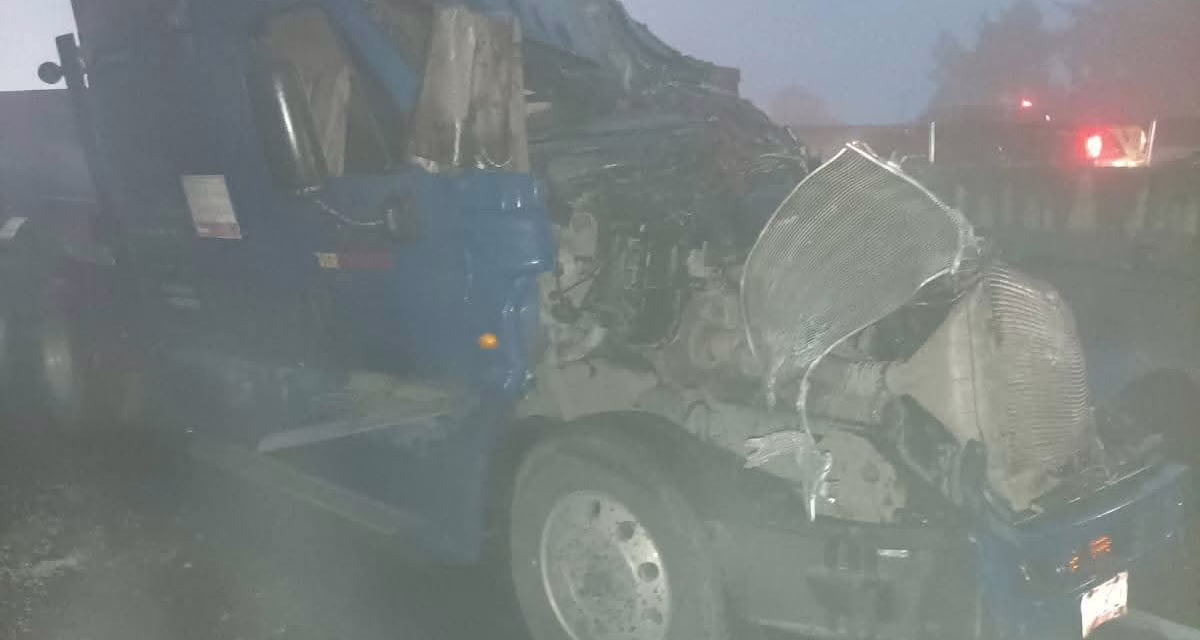 Fallece conductor de tráiler en la autopista Xalapa-Perote