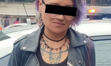 Video: Mujer fue detenida, tras insultar y patear a un policía en la CDMX