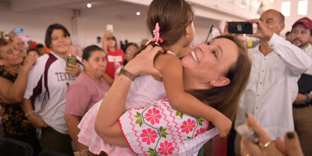 Con la entrega de apoyos, el dinero del pueblo regresa al pueblo: Rocío Nahle