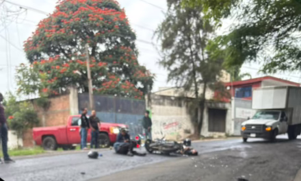 Chocan dos motocicletas en la avenida Antonio Chedraui Caram
