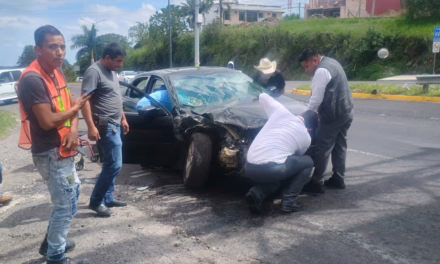 Accidente en la carretera Xalapa -Veracruz, a la altura de El Lencero