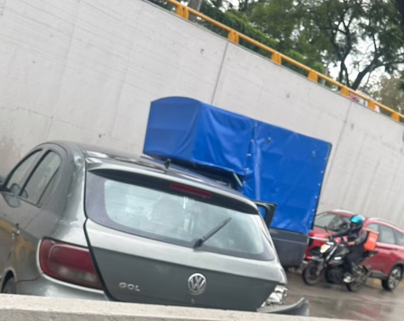 Accidente de tránsito a la altura del Distribuidor Vial de La Araucaria