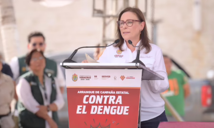 Rocío Nahle en Coatzacoalcos subraya el compromiso de su administración con la salud pública, la seguridad y la educación, pilares fundamentales en su agenda de gobierno.