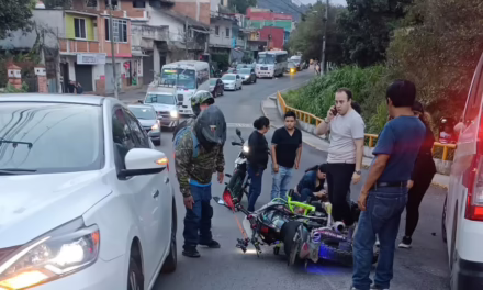 Motociclista lesionado en accidente de tránsito en la zona de San Bruno, Xalapa