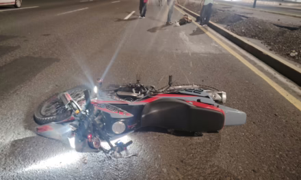 Motociclista resulta lesionado tras accidente en la carretera Xalapa–Veracruz, a la altura de Las Trancas