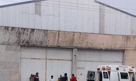 Cuerpos de emergencias atienden a Ciclista que sufrió una caída en Xalapa
