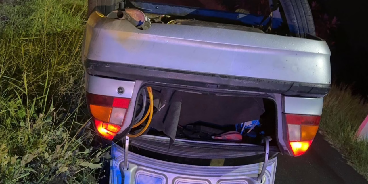 Vuelca vehículo en la carretera Xalapa -Veracruz , a la altura de El Lencero